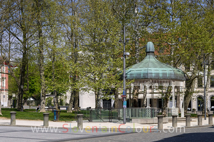 godbeni-paviljon-kongresni-trg-3